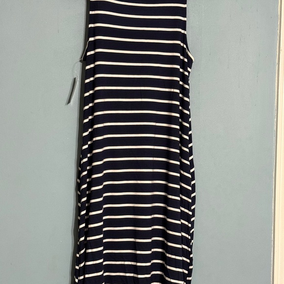 SELLING TIME &TRU DRESS 👗 SIZE M NWT SLEEVELESS COLOR NAVY BLUE AND WHITE - Picture 4 of 10